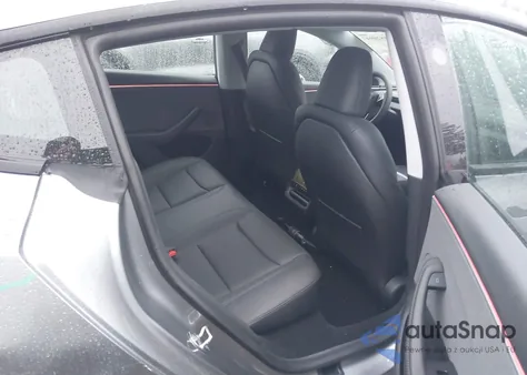 2025 Tesla Model 3 Long Range Rear-Wheel Drive/Standard z USA, uszkodzony, nr VIN 5YJ3E1EA8SF930500